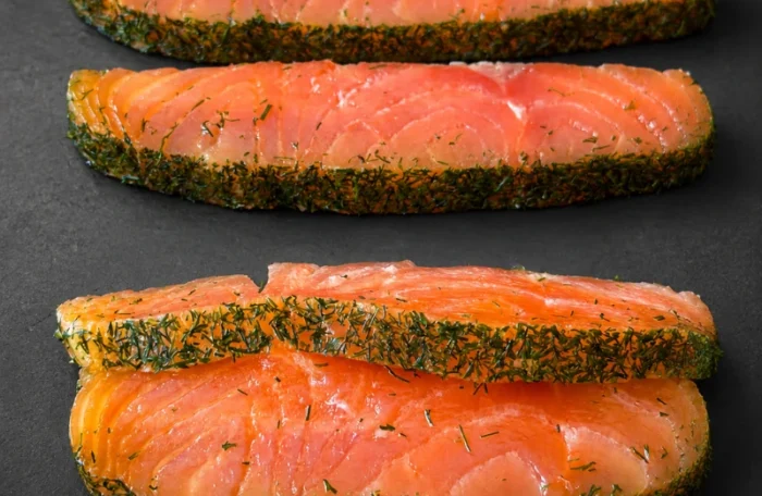 Het Vishuis š.r. lašiša Sashimi (krapų/žolelių apvalkale) 300g